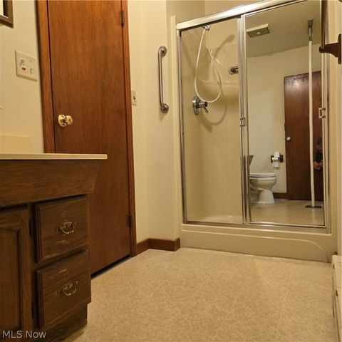 38700 Johnnycake Ridge Road, Willoughby, OH 44094