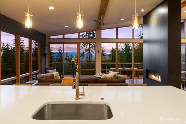 101 Basin Creek Way, Cle Elum, WA 98922
