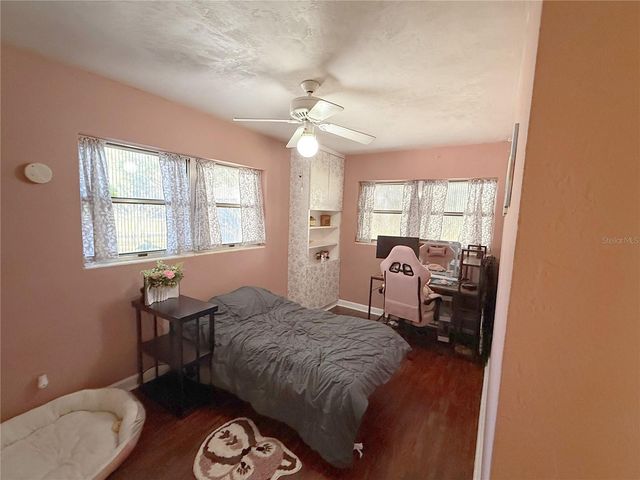 1106 NE 20TH PLACE, Gainesville, FL 32609