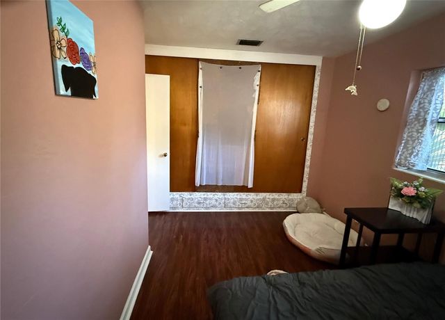 1106 NE 20TH PLACE, Gainesville, FL 32609