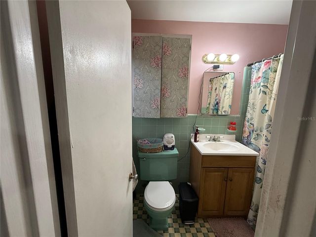 1106 NE 20TH PLACE, Gainesville, FL 32609