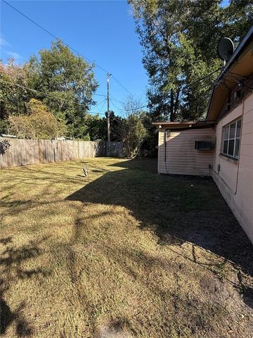 1106 NE 20TH PLACE, Gainesville, FL 32609