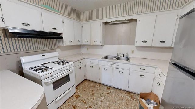 4015 Nelson Road, Lake Charles, LA 70605