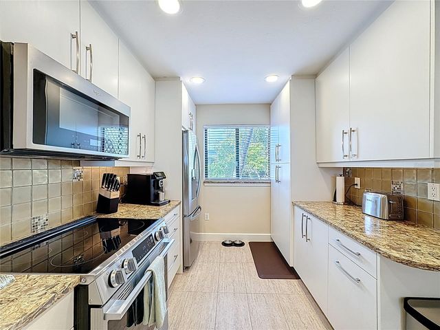 1510 PELICAN POINT DRIVE BA270, Sarasota, FL 34231