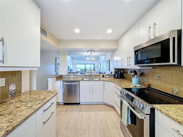 1510 PELICAN POINT DRIVE BA270, Sarasota, FL 34231