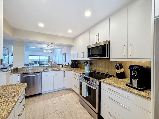 1510 PELICAN POINT DRIVE BA270, Sarasota, FL 34231