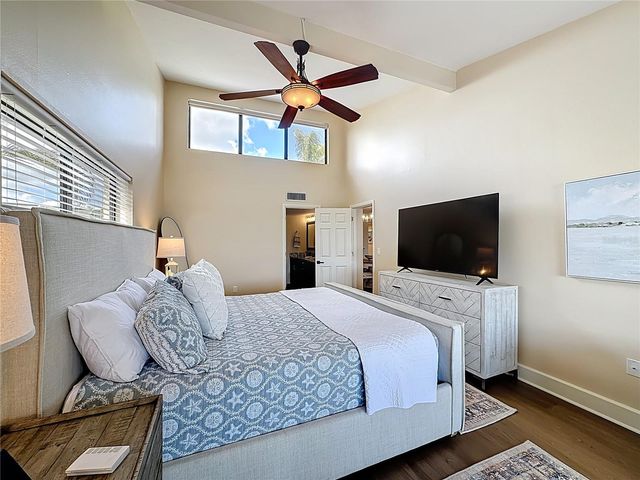 1510 PELICAN POINT DRIVE BA270, Sarasota, FL 34231