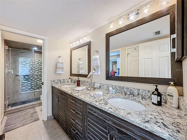 1510 PELICAN POINT DRIVE BA270, Sarasota, FL 34231