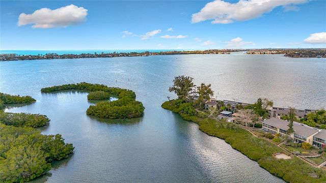 1510 PELICAN POINT DRIVE BA270, Sarasota, FL 34231