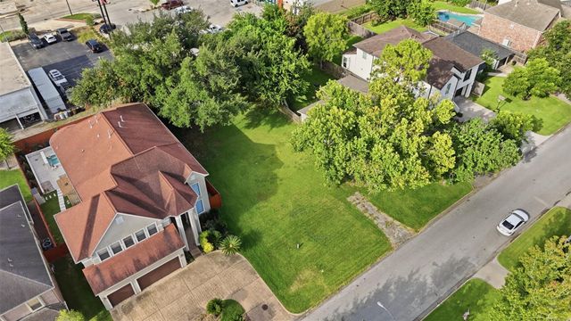 5115 Locust Street, Bellaire, TX 77401