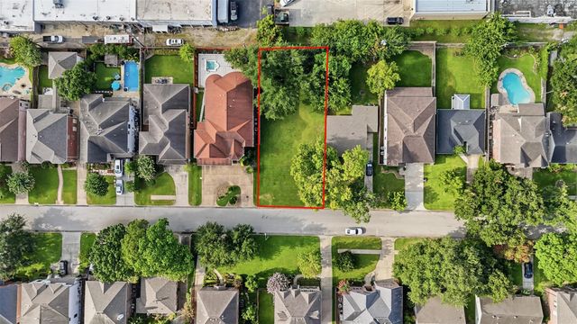 5115 Locust Street, Bellaire, TX 77401