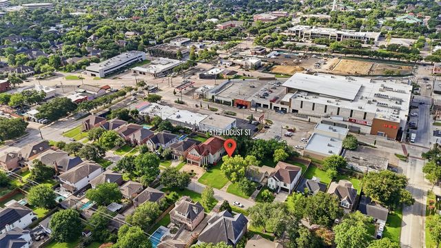 5115 Locust Street, Bellaire, TX 77401