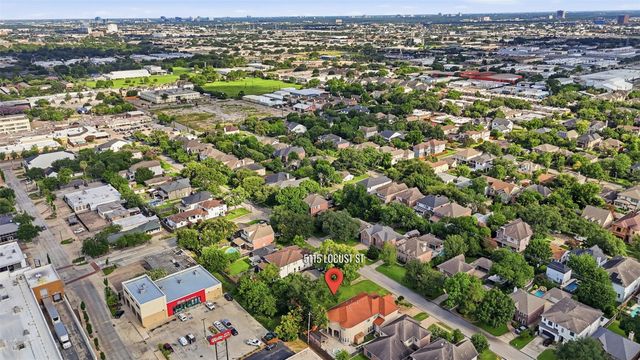 5115 Locust Street, Bellaire, TX 77401