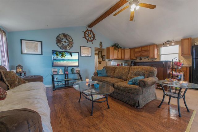 7030 Terrasso Drive, Hitchcock, TX 77563