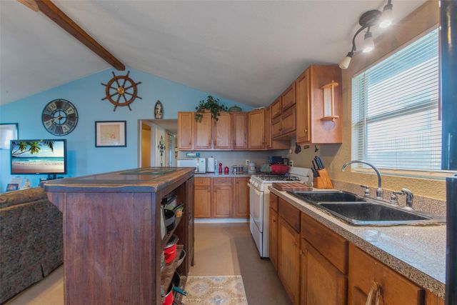 7030 Terrasso Drive, Hitchcock, TX 77563