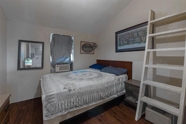 7030 Terrasso Drive, Hitchcock, TX 77563