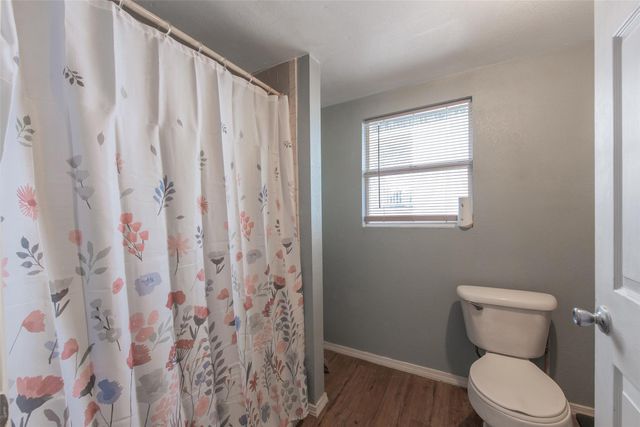 7030 Terrasso Drive, Hitchcock, TX 77563