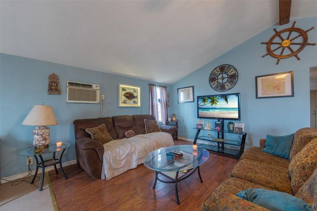 7030 Terrasso Drive, Hitchcock, TX 77563