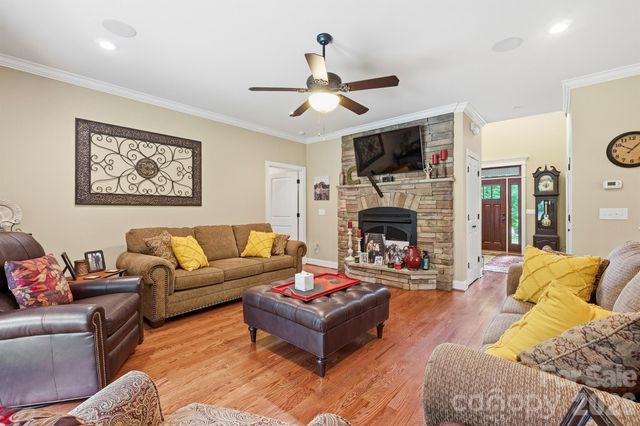 6777 Houser Farm Road, Vale, NC 28168