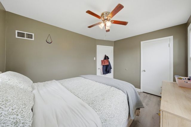 3231 W 99th Street, Evergreen Park, IL 60805