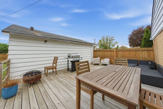 3231 W 99th Street, Evergreen Park, IL 60805