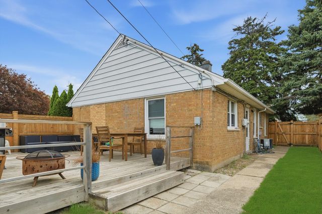 3231 W 99th Street, Evergreen Park, IL 60805