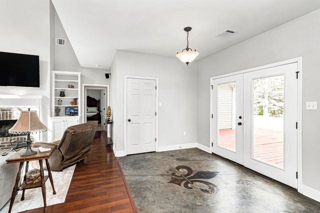 9839 Byrnes Rd, St Francisville, LA 70775