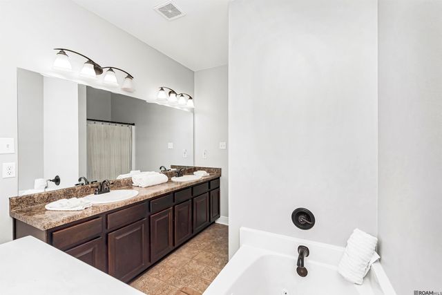 9839 Byrnes Rd, St Francisville, LA 70775