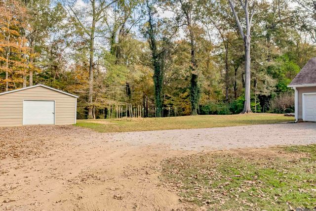 9839 Byrnes Rd, St Francisville, LA 70775