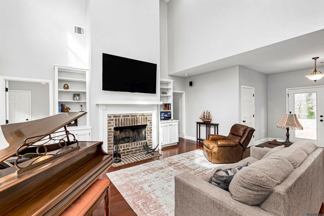 9839 Byrnes Rd, St Francisville, LA 70775