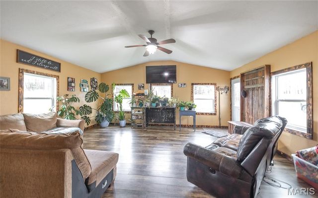 12620 County Road 2210, St James, MO 65559