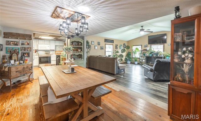 12620 County Road 2210, St James, MO 65559