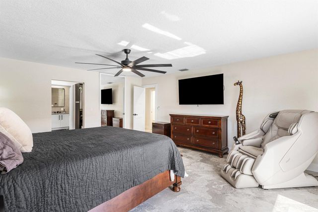 2200 SE 9th Street, Pompano Beach, FL 33062