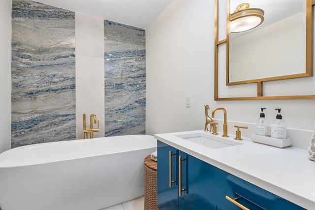 2200 SE 9th Street, Pompano Beach, FL 33062