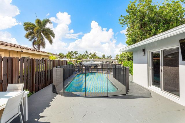 2200 SE 9th Street, Pompano Beach, FL 33062