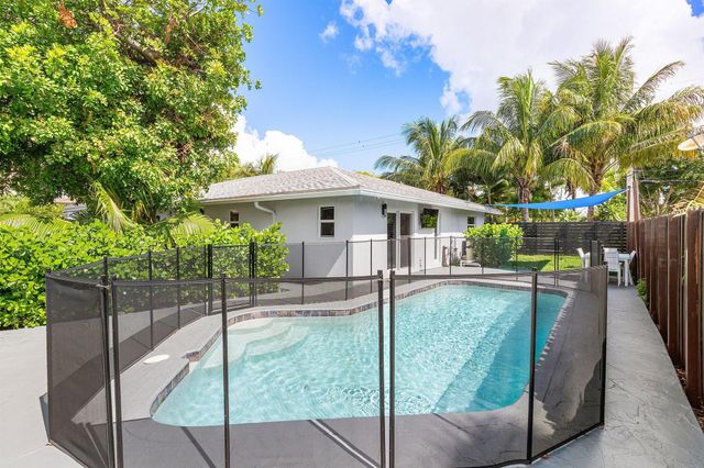 2200 SE 9th Street, Pompano Beach, FL 33062