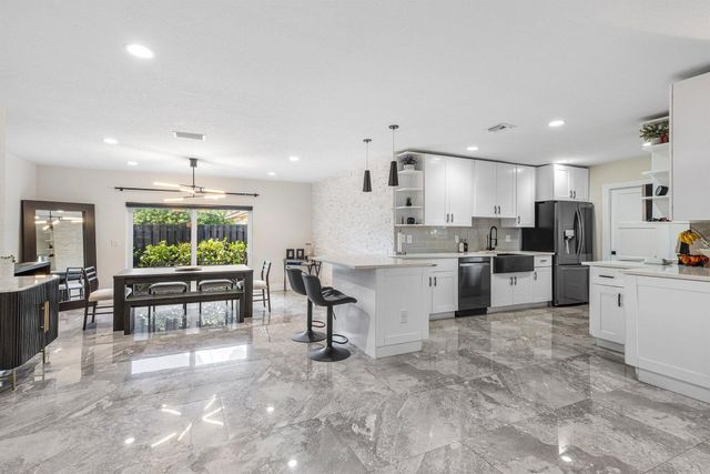 2200 SE 9th Street, Pompano Beach, FL 33062