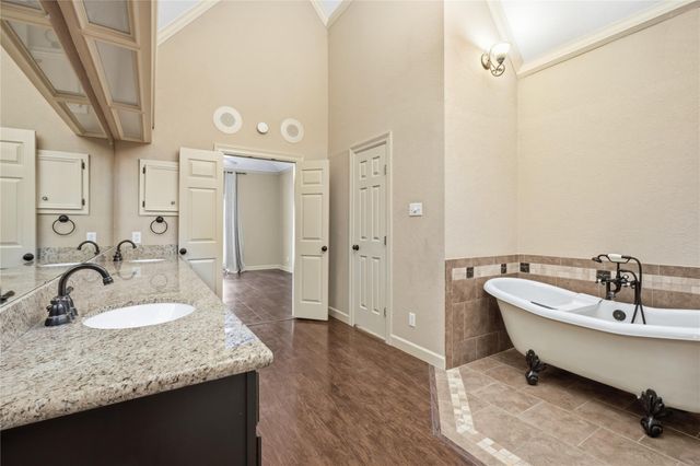 708 Bayou Crest Circle, Dickinson, TX 77539