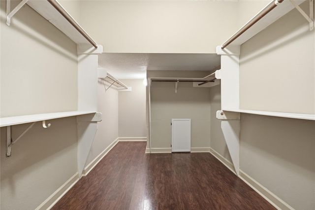 708 Bayou Crest Circle, Dickinson, TX 77539
