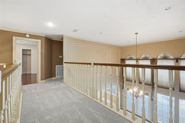 708 Bayou Crest Circle, Dickinson, TX 77539
