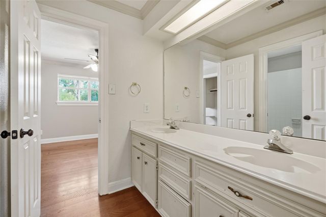 708 Bayou Crest Circle, Dickinson, TX 77539