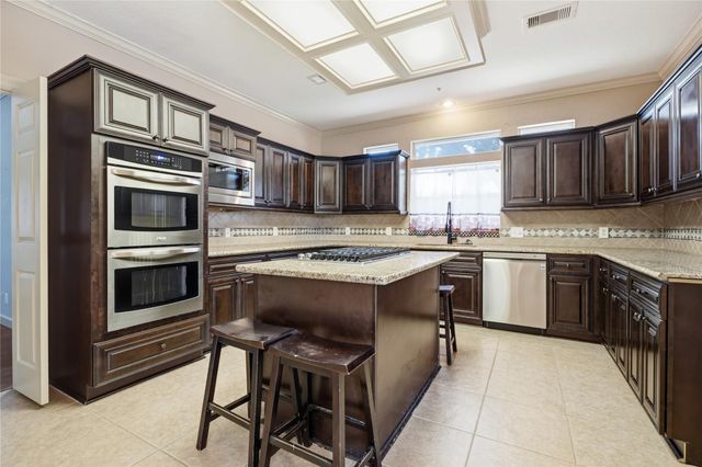 708 Bayou Crest Circle, Dickinson, TX 77539