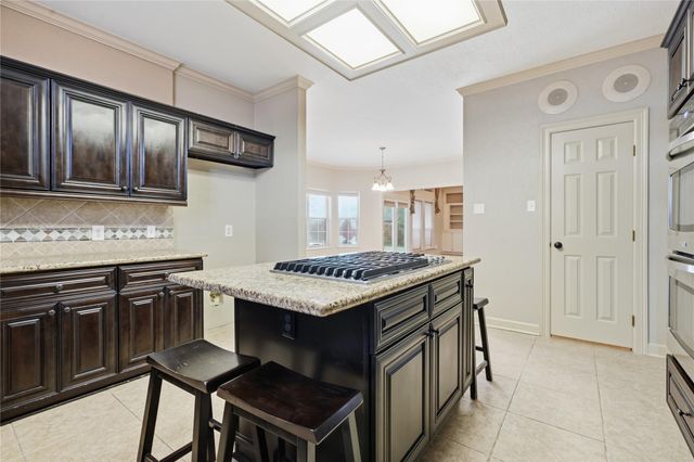 708 Bayou Crest Circle, Dickinson, TX 77539