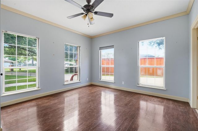 708 Bayou Crest Circle, Dickinson, TX 77539