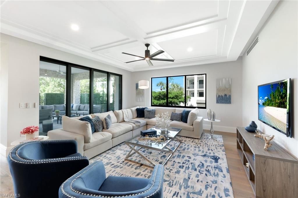 1130 3rd AVE S # 207, Naples, FL 34102