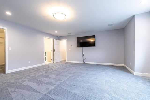 11 Lojko Drive, Nashua, NH 03062