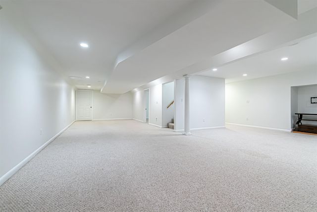 11 Lojko Drive, Nashua, NH 03062