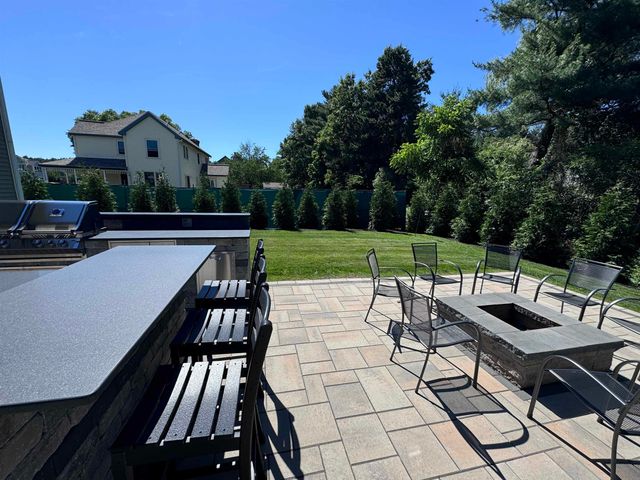 11 Lojko Drive, Nashua, NH 03062