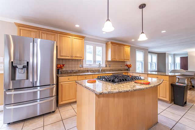 11 Lojko Drive, Nashua, NH 03062