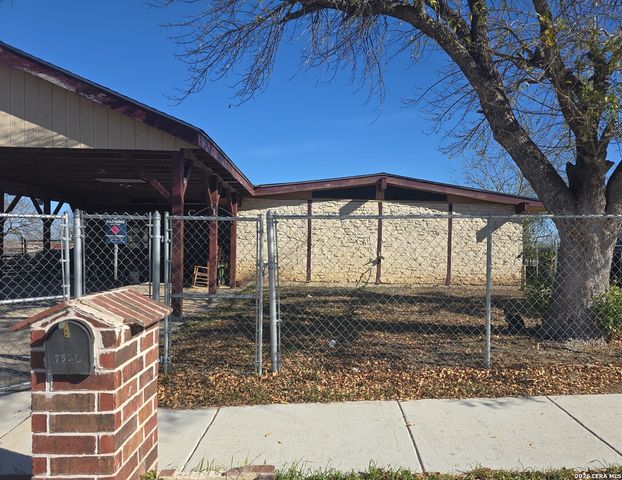 7526 Apple Valley, San Antonio, TX 78242